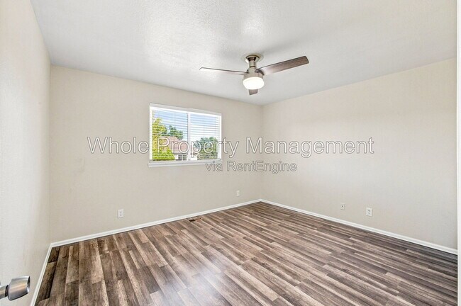 Building Photo - 3189 E 106th Ave