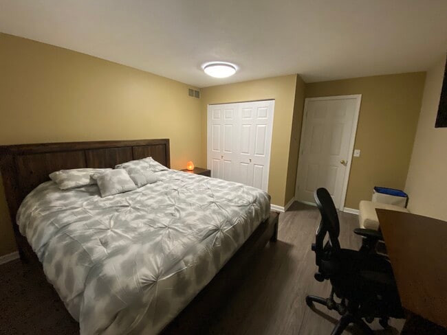 Building Photo - 1550 Oakfield Dr