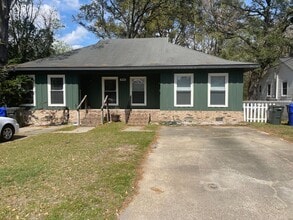 Building Photo - Pinckney