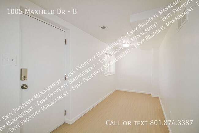 Building Photo - 1005 Maxfield Dr