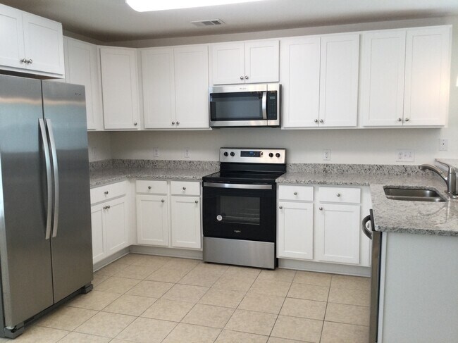 Building Photo - 202 Sterling Dr