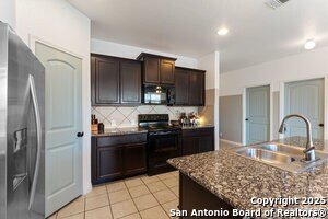 Building Photo - 1367 Fall Cover St