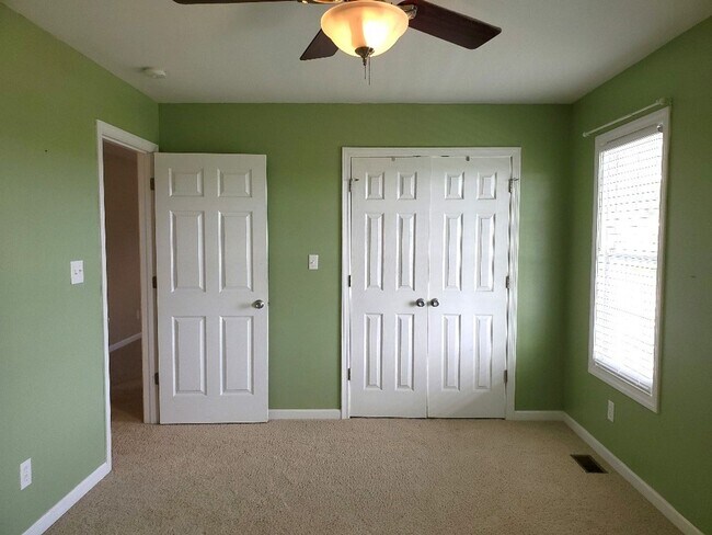 Building Photo - You have to see this beauty!