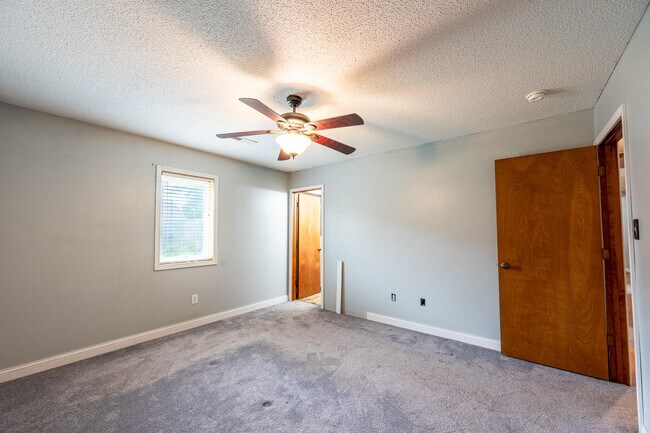 Building Photo - 2301 Winchester Dr