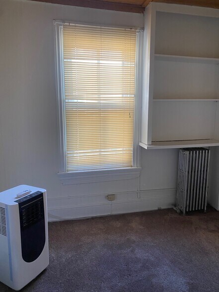 Building Photo - 48 Chestnut St