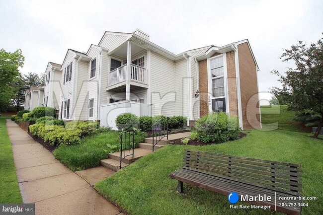 Primary Photo - 2 br, 1 bath Condo - 120 Westwick Ct Unit 4