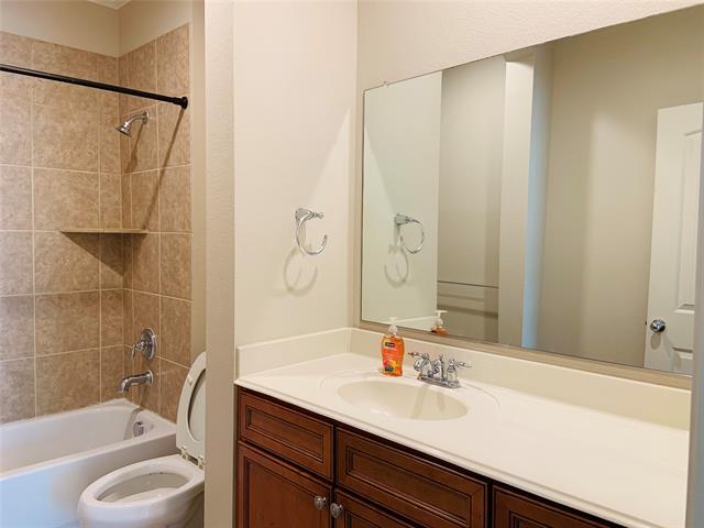 Building Photo - 1020 Texas St