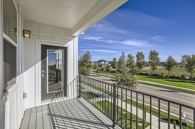 Building Photo - 2060 Autumn Moon Dr