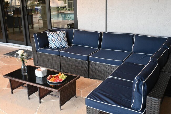 Building Photo - 14229 Stirrup Ln