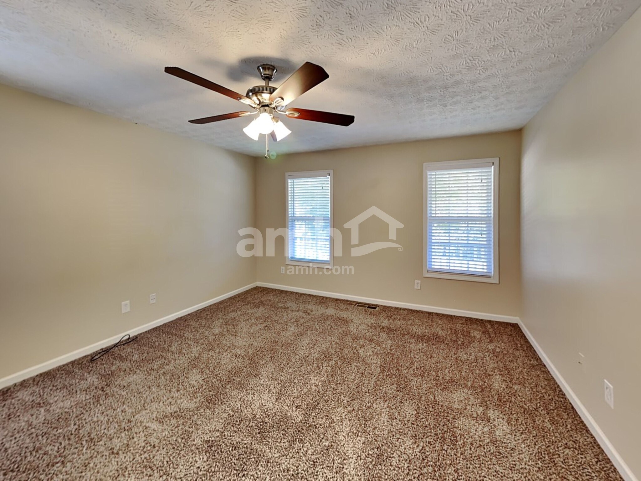 Building Photo - 246 Stone Creek Dr