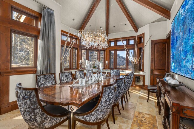 Building Photo - 472 Thunderbowl Ln