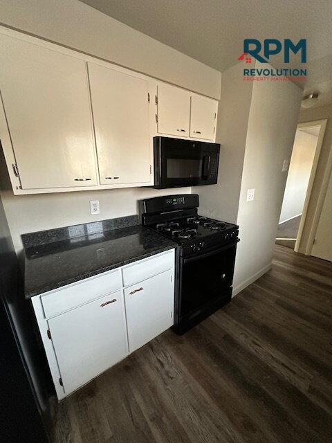 Building Photo - "Charming 2-Bed Retreat with Spacious Living in Washington Terrace!"