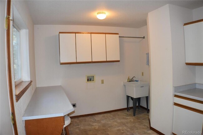 Building Photo - 14540 Rosholt Loop