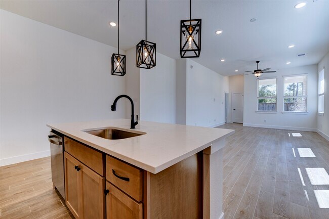 Building Photo - 156 Sea Foam Ct
