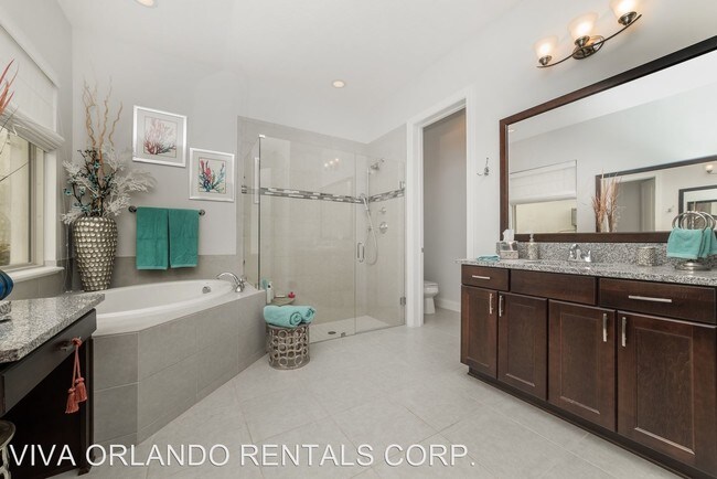 Building Photo - 10793 Royal Cypress Way