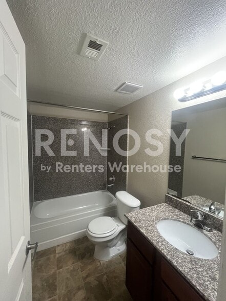 Building Photo - 5026 River Glen Dr