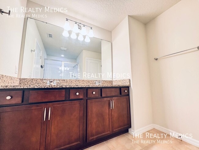 Building Photo - 1375 Painted Bunting Ave