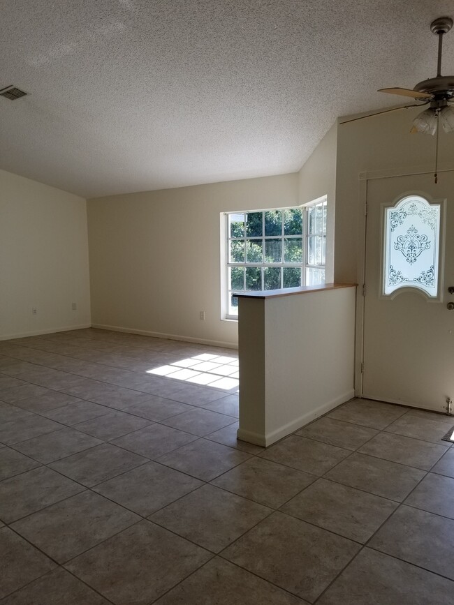 Building Photo - 7247 River Country Dr