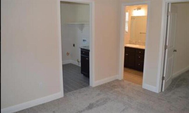 Building Photo - 2406 Gabriel Dr