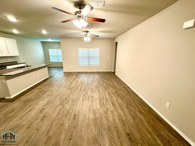 Building Photo - Welcome to this gorgeous 3-bedroom, 2-bath home in the heart of New Braunfels!