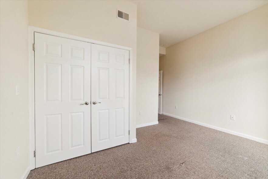 Building Photo - 1815 W Montgomery Ave