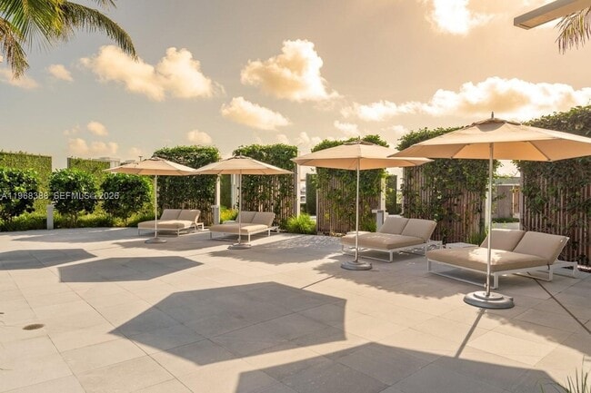 Building Photo - 450 Alton Rd