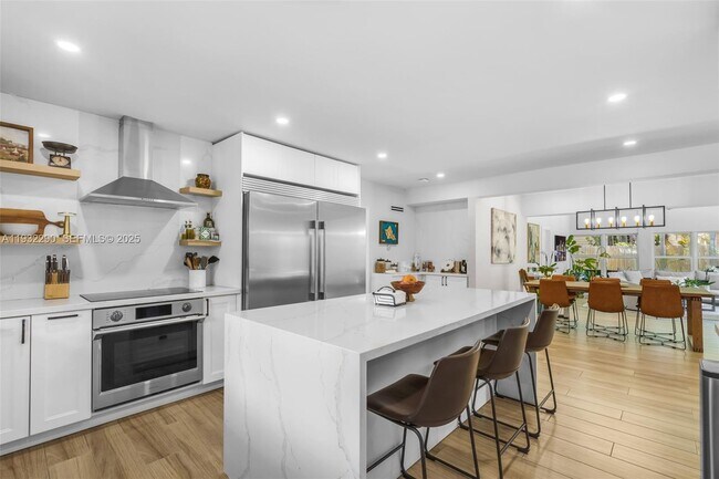 Building Photo - 653 Glenridge Rd