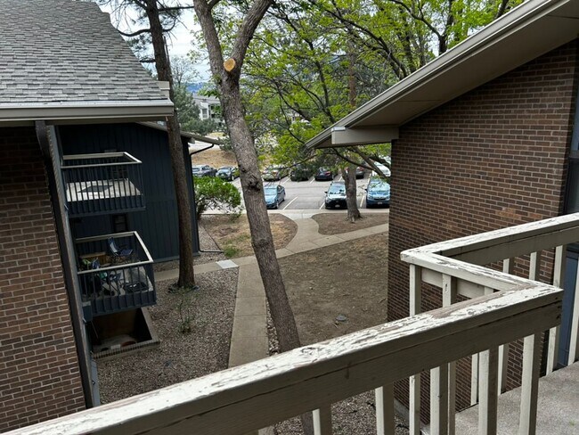 Building Photo - North Boulder Top Floor Condo