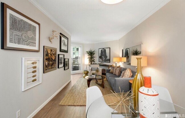 Building Photo - 240 Lombard St