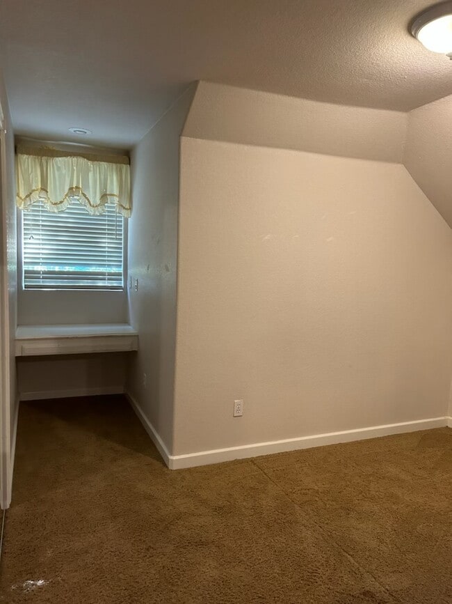 Building Photo - 6 Sunset Limited