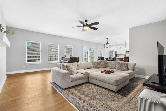 Building Photo - Beautiful 3 Bedroom Home w/ Flex Room!