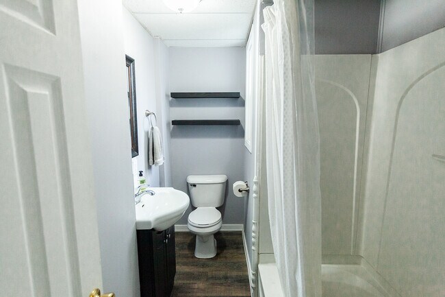 Main floor bath - 820 N Washington Ave