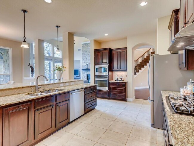 Building Photo - 215 Reveille Rd