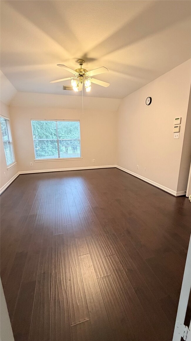 Building Photo - 2218 Blue Rose Dr