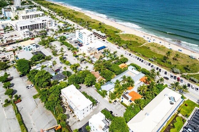 Building Photo - 72 S Ocean Blvd