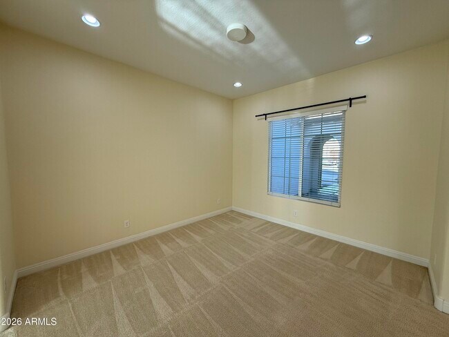 Building Photo - 3320 S Waterfront Dr
