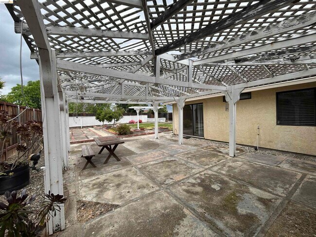 Building Photo - 2632 Point Lobos Ct