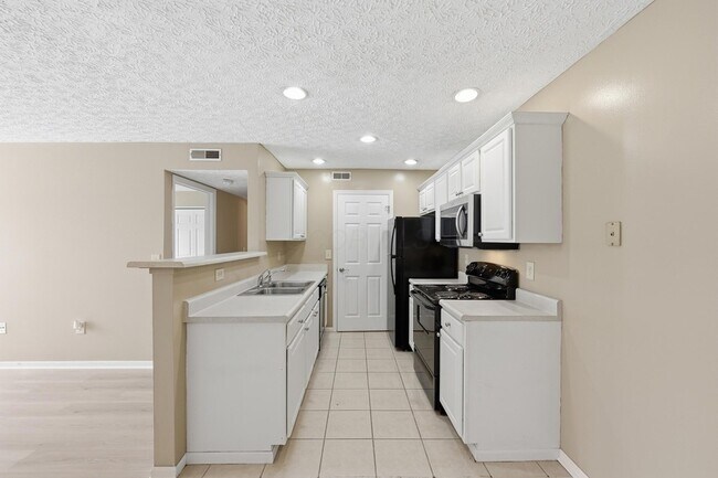 Building Photo - 5395 Cypress Chase
