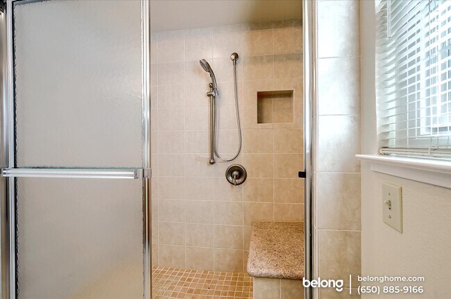 Building Photo - 511 Saint Thomas Ln