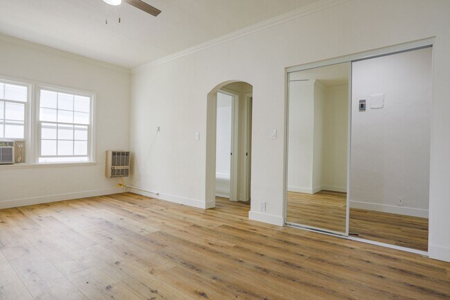 Building Photo - Bright & Inviting 1-Bedroom Apartment