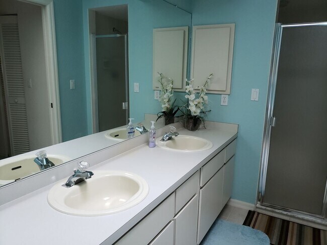 Building Photo - AVAILABLE 2026 SEASON! PORT CHARLOTTE, HEA...