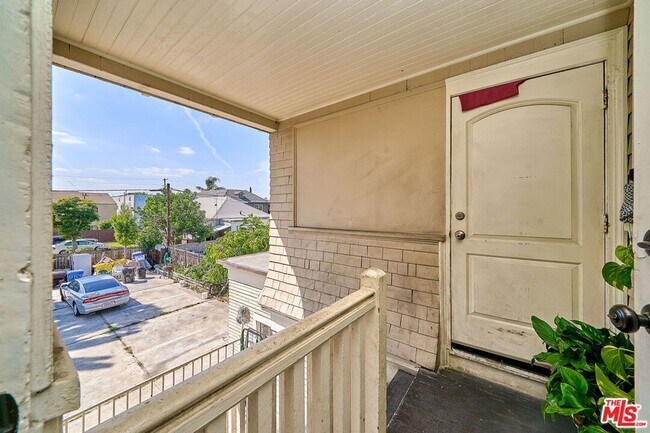 Building Photo - 1347 Valencia St