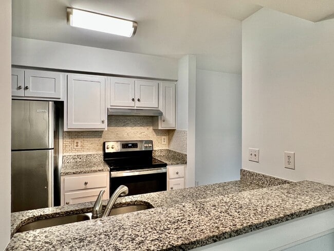 Building Photo - 11187 Harrowfield Rd