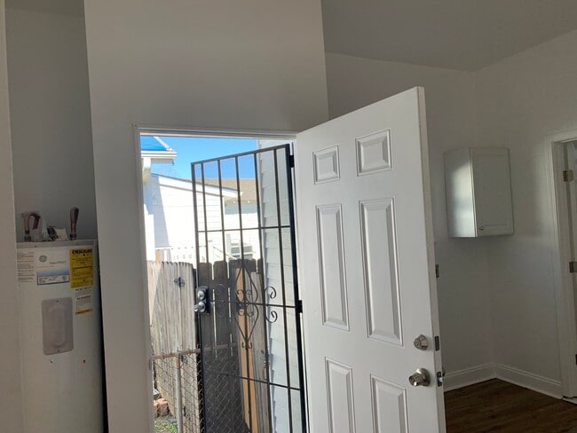 Building Photo - 8809 Colapissa St