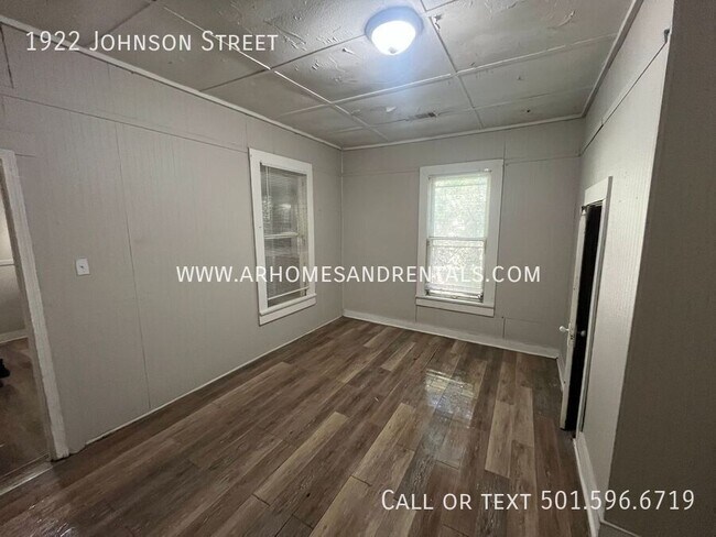 Building Photo - 1922 Johnson St