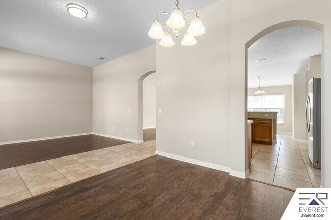 Building Photo - SPACIOUS 3/2/2 IN POPULAR PINE GROVE