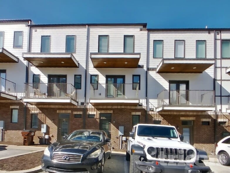 Building Photo - 6813 Charlotte Pike