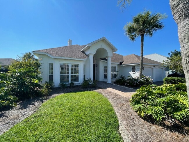 Building Photo - For Lease - 3 BR|2.5 BA w/ In-ground Pool in Palm Bay!