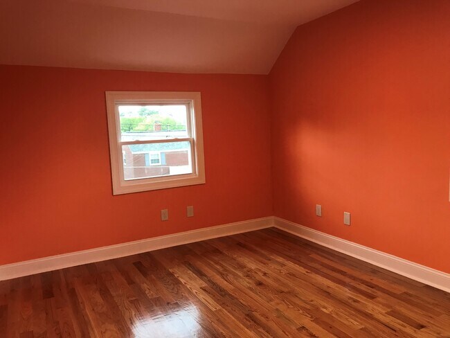 Building Photo - 1430 Simona Dr