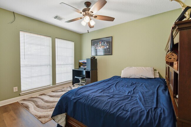 Building Photo - 13815 Wetherfield Ln